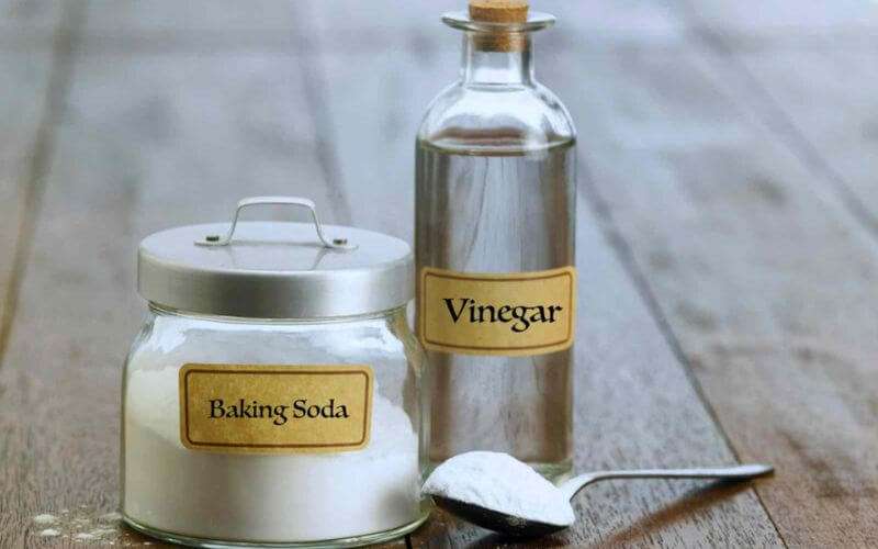 dung giam va baking soda
